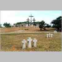 905-1341 Ostpreussenreise 2004. Der neue Soldatenfriedhof bei Pillau.jpg